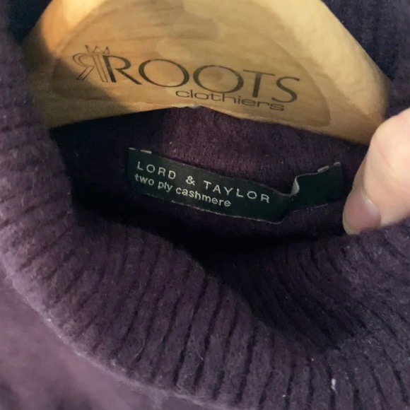 Lord & Taylor cashmere turtleneck sweater - Picture 3 of 3